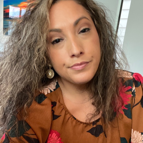 Meet your Posher, Cecilia - Picture 1 of 10